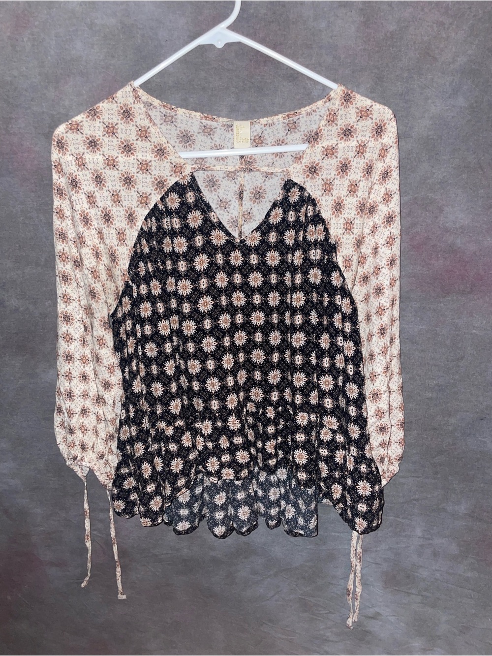 Forever 21 Two-Tone Floral Patchwork Blouse - Black & Cream